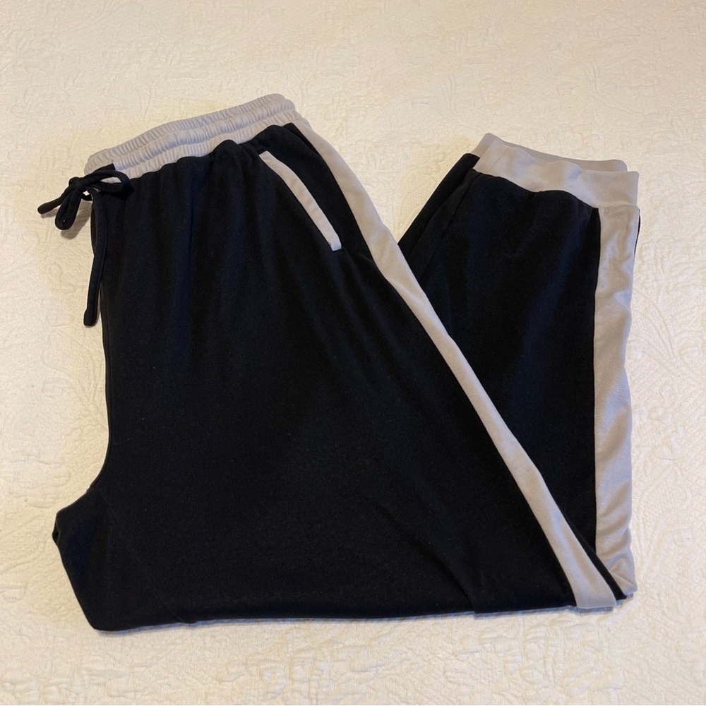 XXL Black W/Gray Stripe & Cuff Microfiber Or Fleece Joggers.
